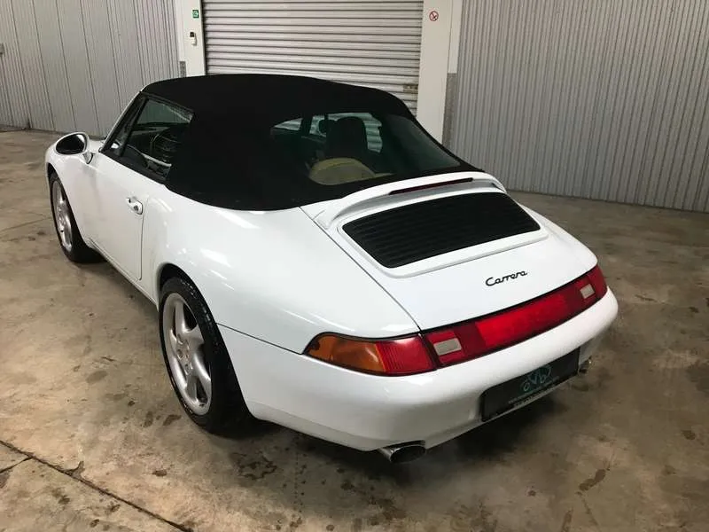 Porsche 911 3.6i Carrera Tiptronic Image 2