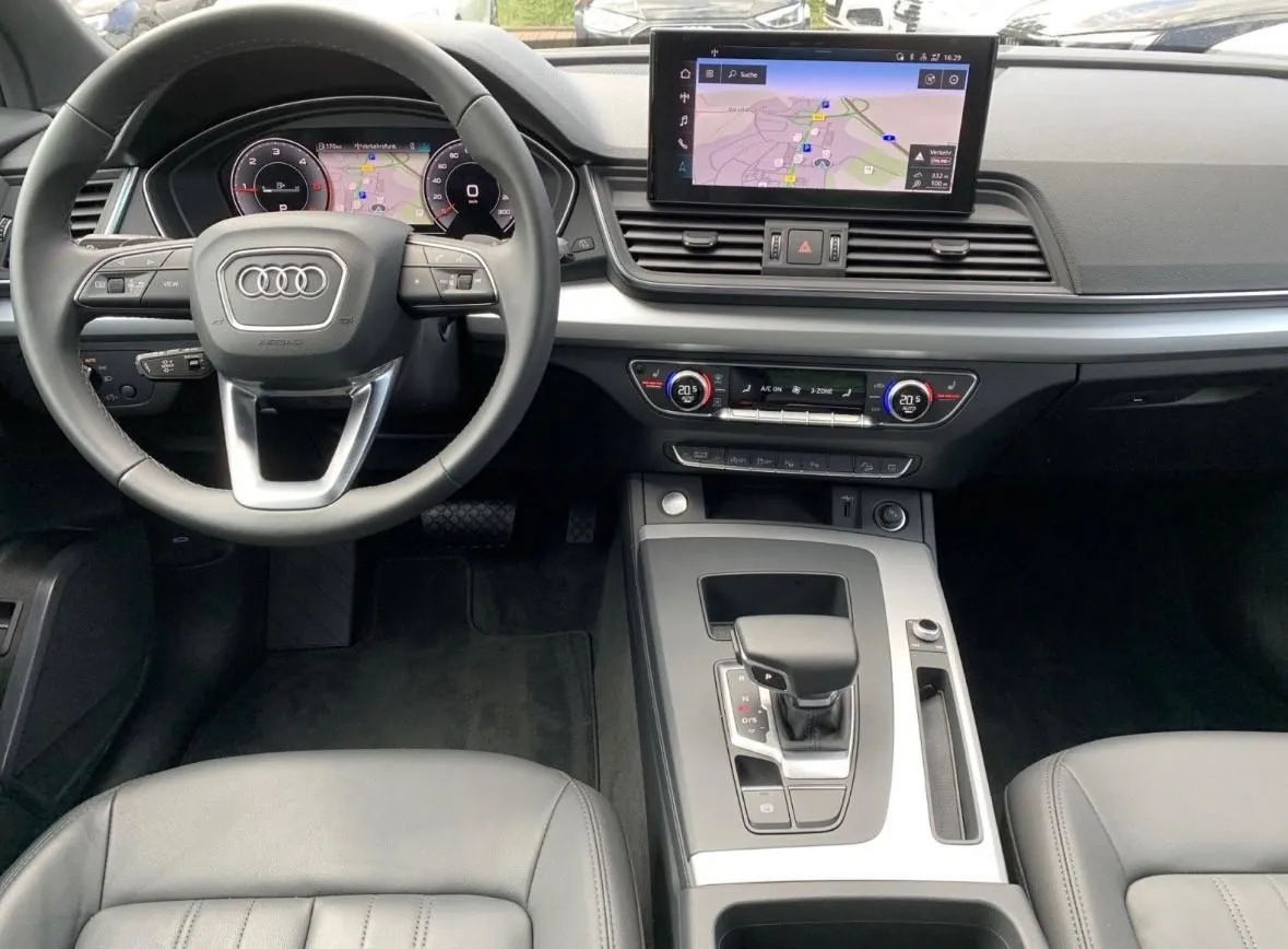 AUDI Q5 35 TDI S tronic Business Advanced Image 4