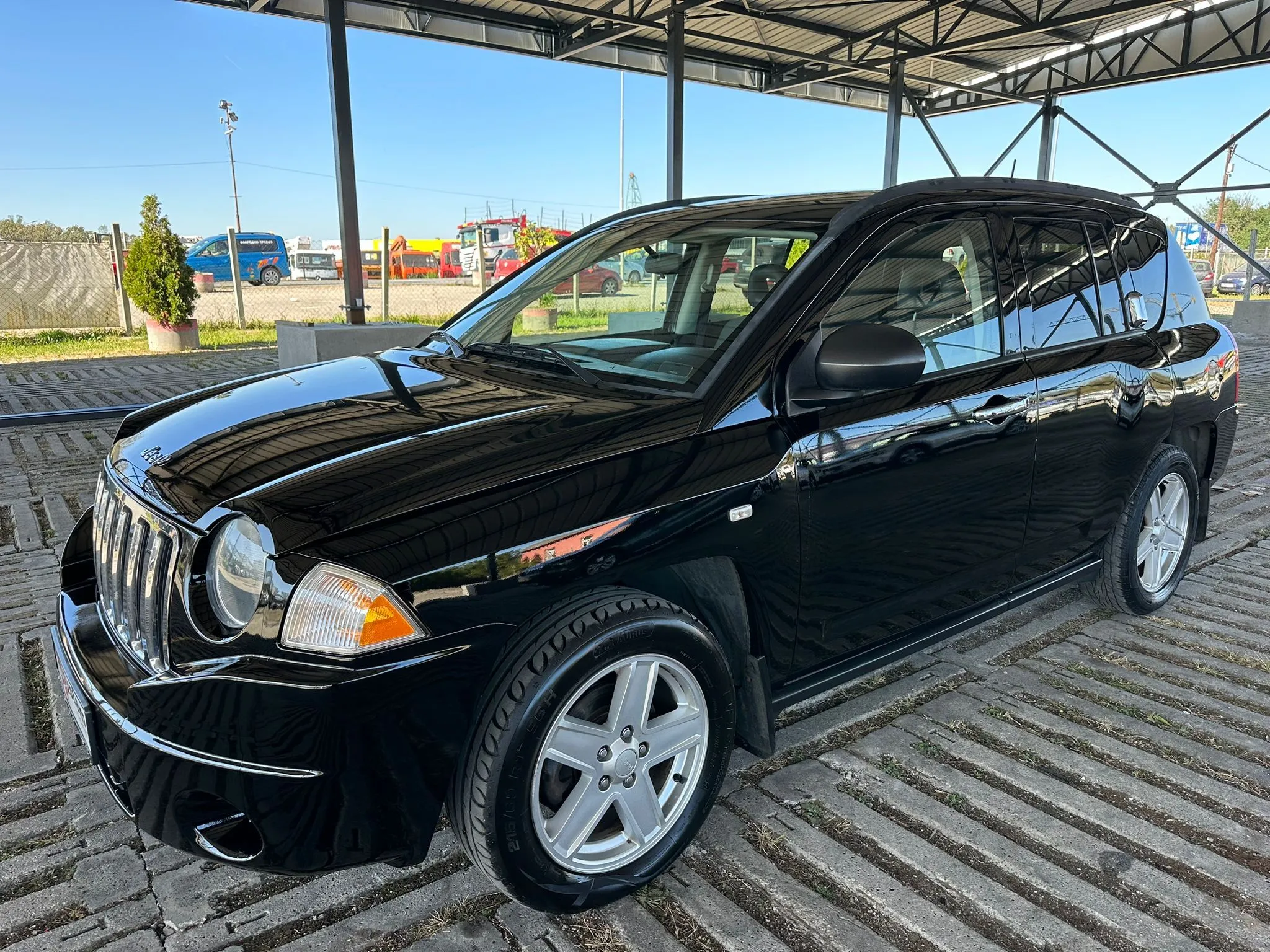 Jeep Compass 2.0 CRDI KREDITI NA LICU MESTA Image 1